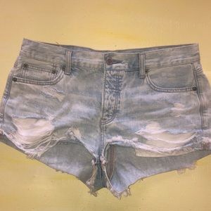 American Eagle tomgirl distressed shorts